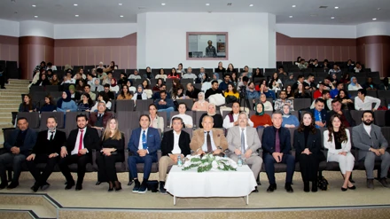 Selçuk Üniversitesinde Eczacılığın Geleceği Söyleşisi